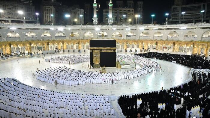 arab-saudi-longgarkan-prokes-salat-di-masjidil-haram-bisa-rapat-lagi-4_169.jpeg