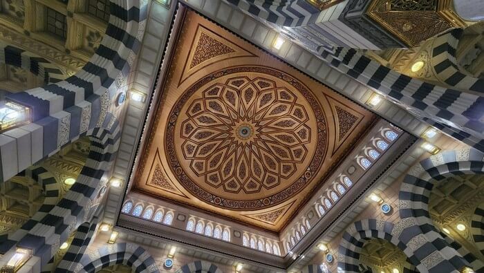 interior-masjid-nabawi-1752149894195_169.jpg