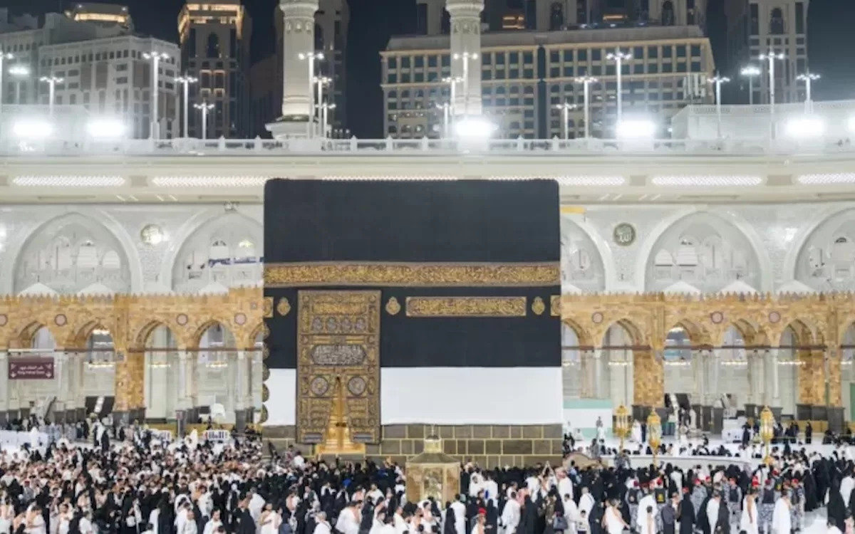 kaaba-kiswa-lifted-hajj-2026-april-18-800x500-copy-1952573453.jpg