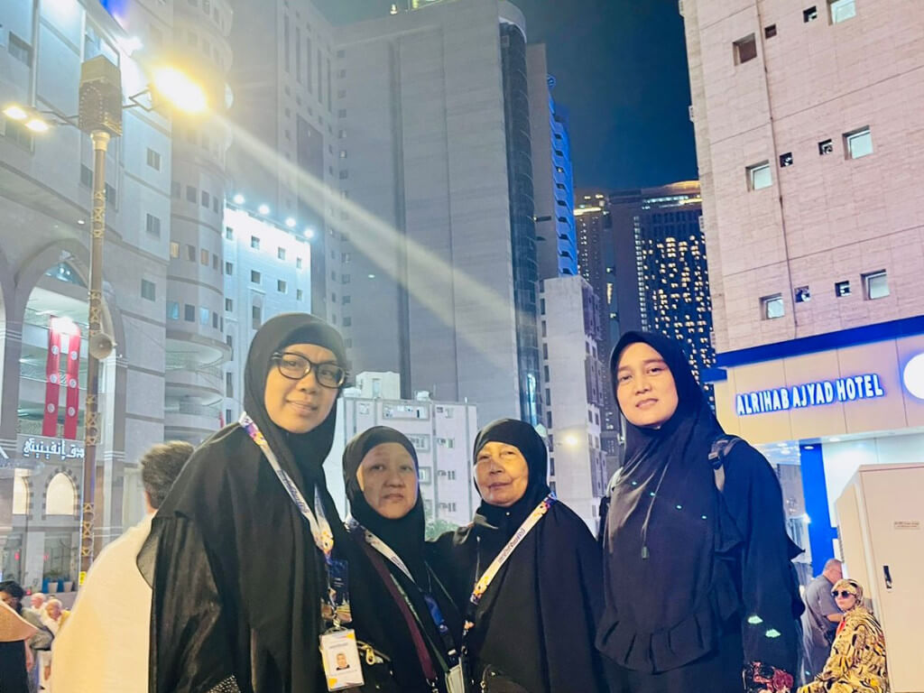 Zamzam Tower Night View