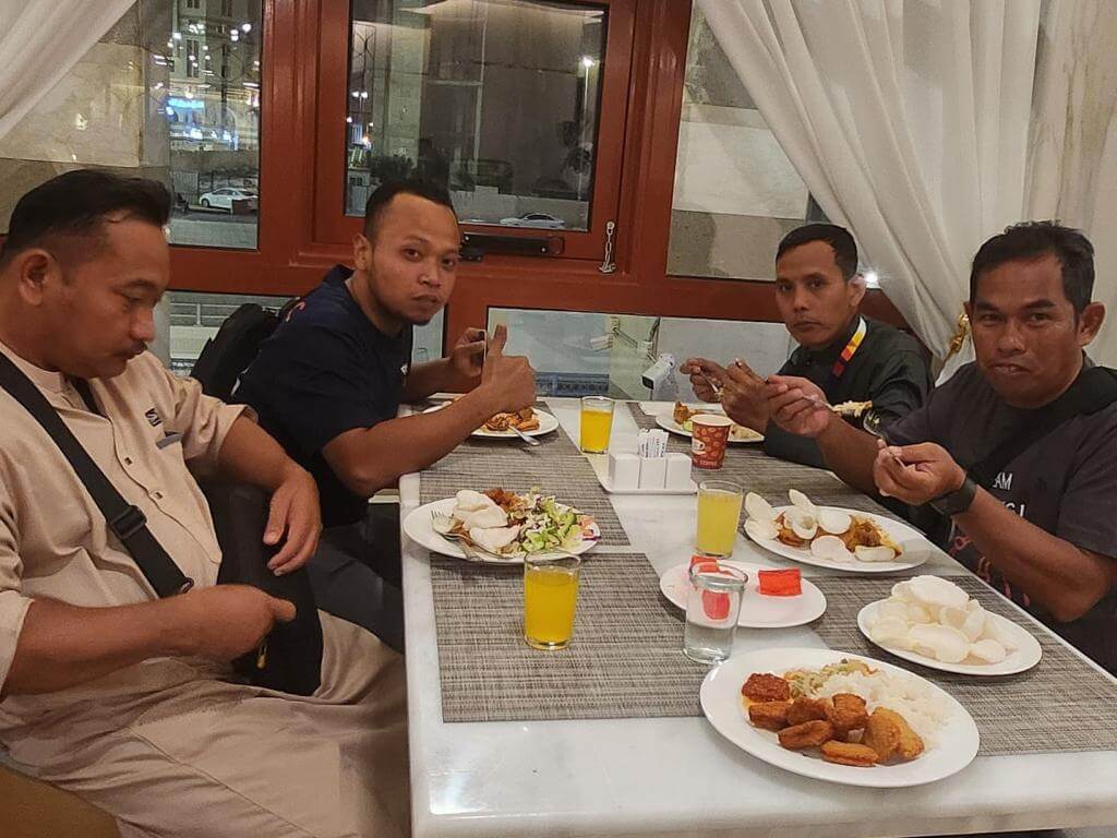 Dinner di hotel emaar elite, madinah