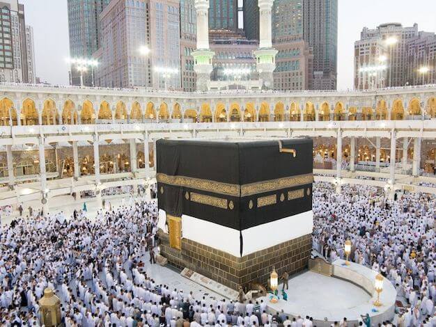 Foto Ka'bah ketika kegiatan Ibadah Haji berlangsung.