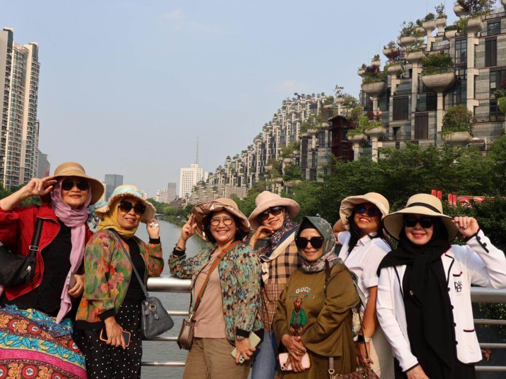 Beijing shanghai 24 mei 2025 muslimtravel.id