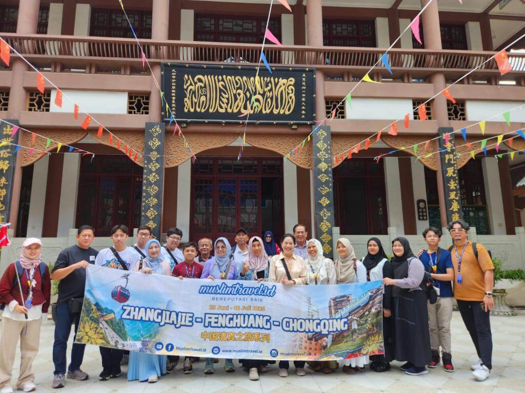 Zhangjiajie Fenghuang Chongqing 29 Juni 2025