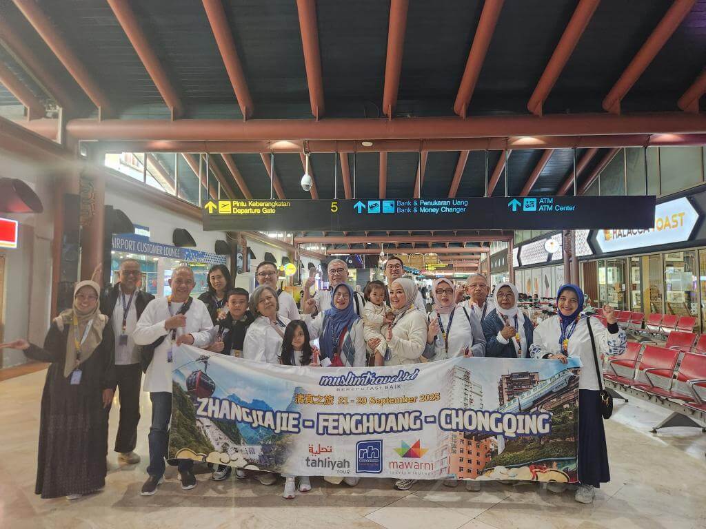 zhangjiajie fenghuang chongqing muslimtravel.id 2025