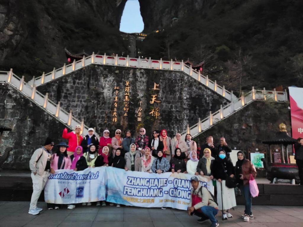 zhangjiajie chongqing fenghuang muslimtravel.id 2025 Oktober