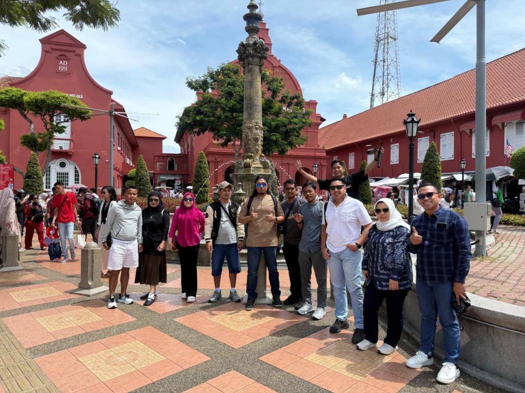 PRIVATE SINGAPORE - KUALA LUMPUR MUSLIMTRAVEL.ID