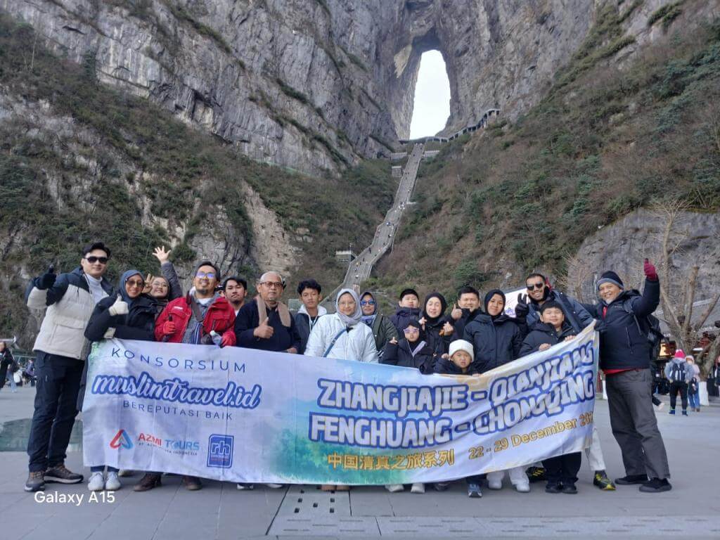 ZHANGJIAJIE CHONGQING 22 DESEMBER 2025 MUSLIMTRAVEL.ID