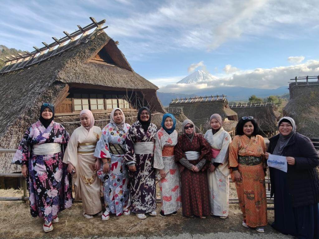 Jepang Golden Route Shirakawago, 24 Des 2025 muslimtravel.id