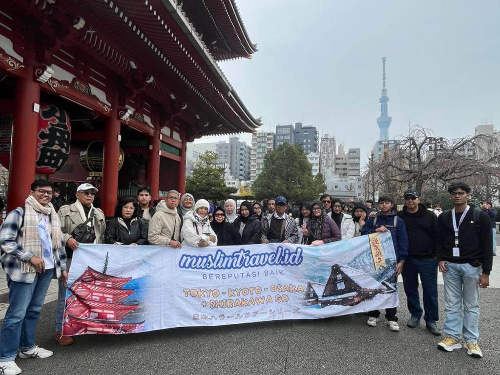 Jepang Golden Route Shirakawago, 24 Des 2025 muslimtravel.id