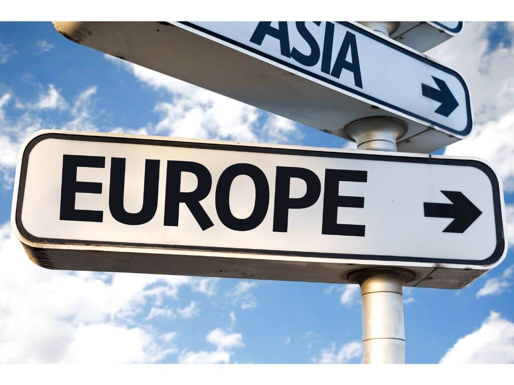 Flyer paket Produk New Umrah 2025 (WEB) (3).jpg