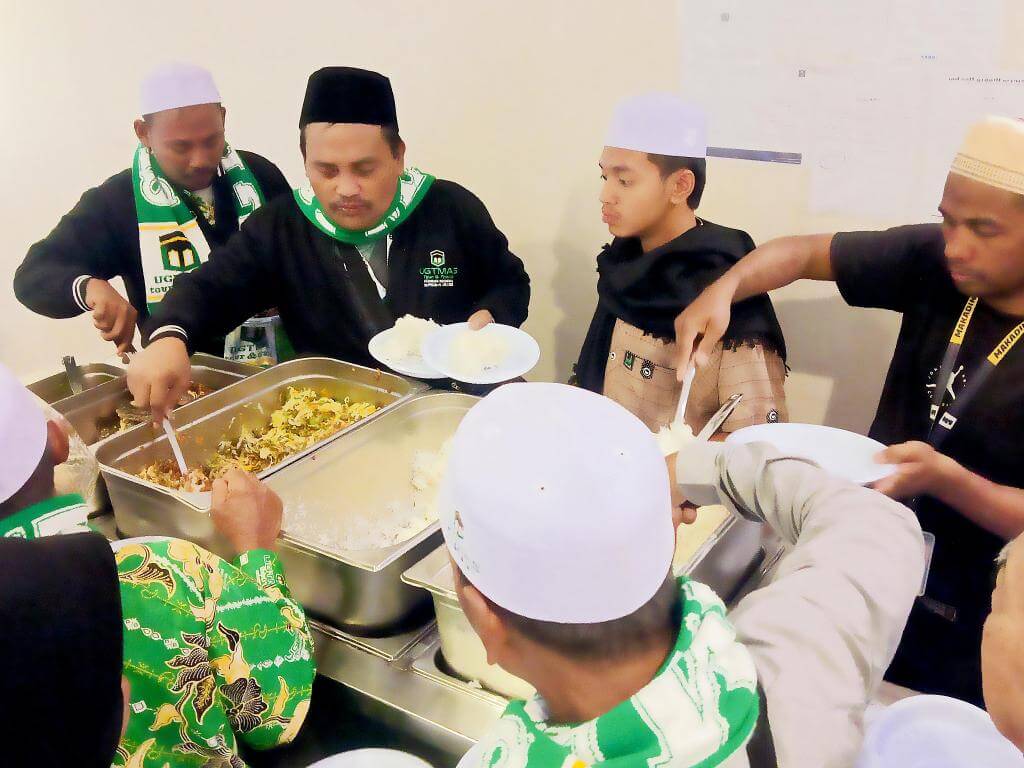 Konsumsi harian terjamin, menu Indonesia