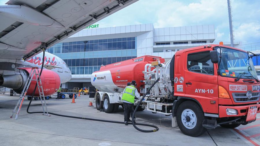 pengisian avtur oleh pertamina.jpg