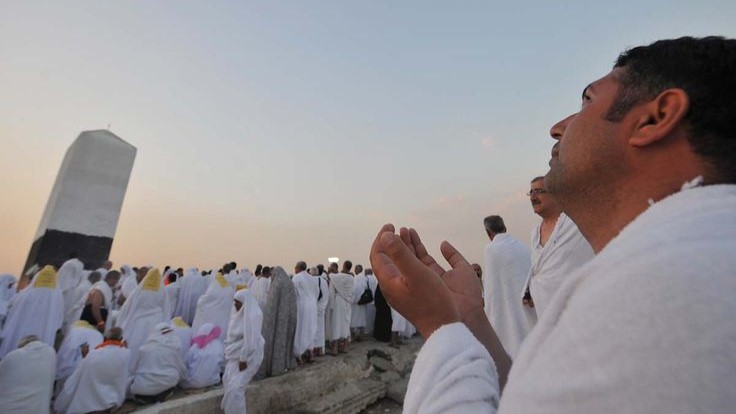 aktivitas jamaah di bukit arafah.jpg