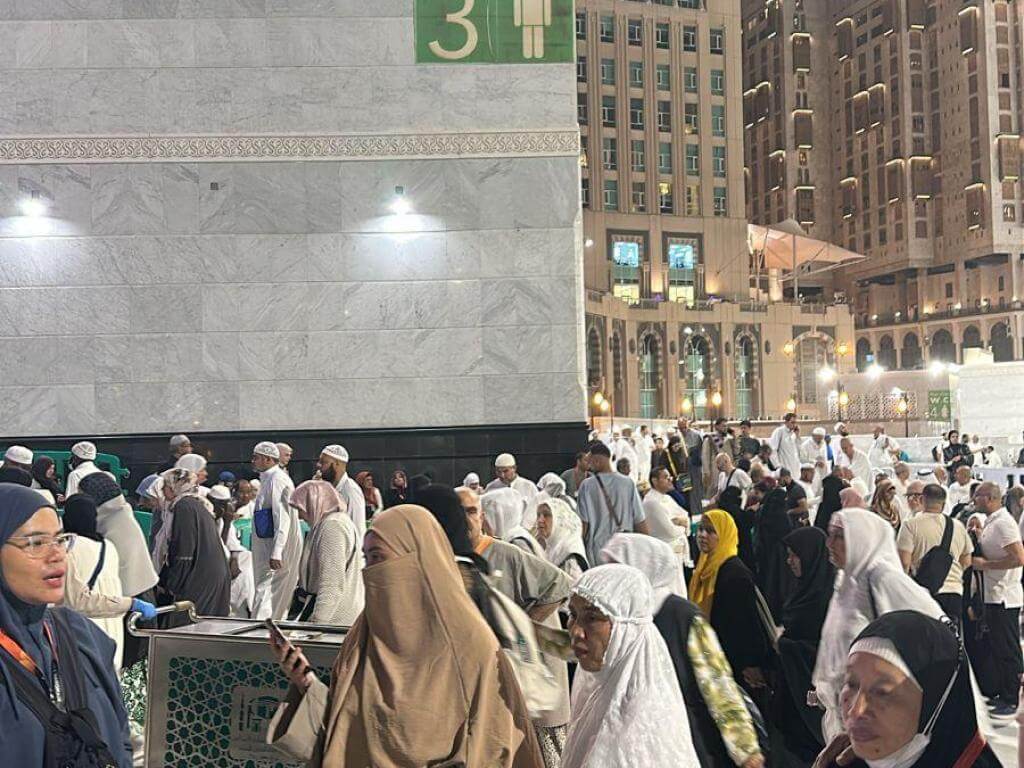 UMRAH APRIL