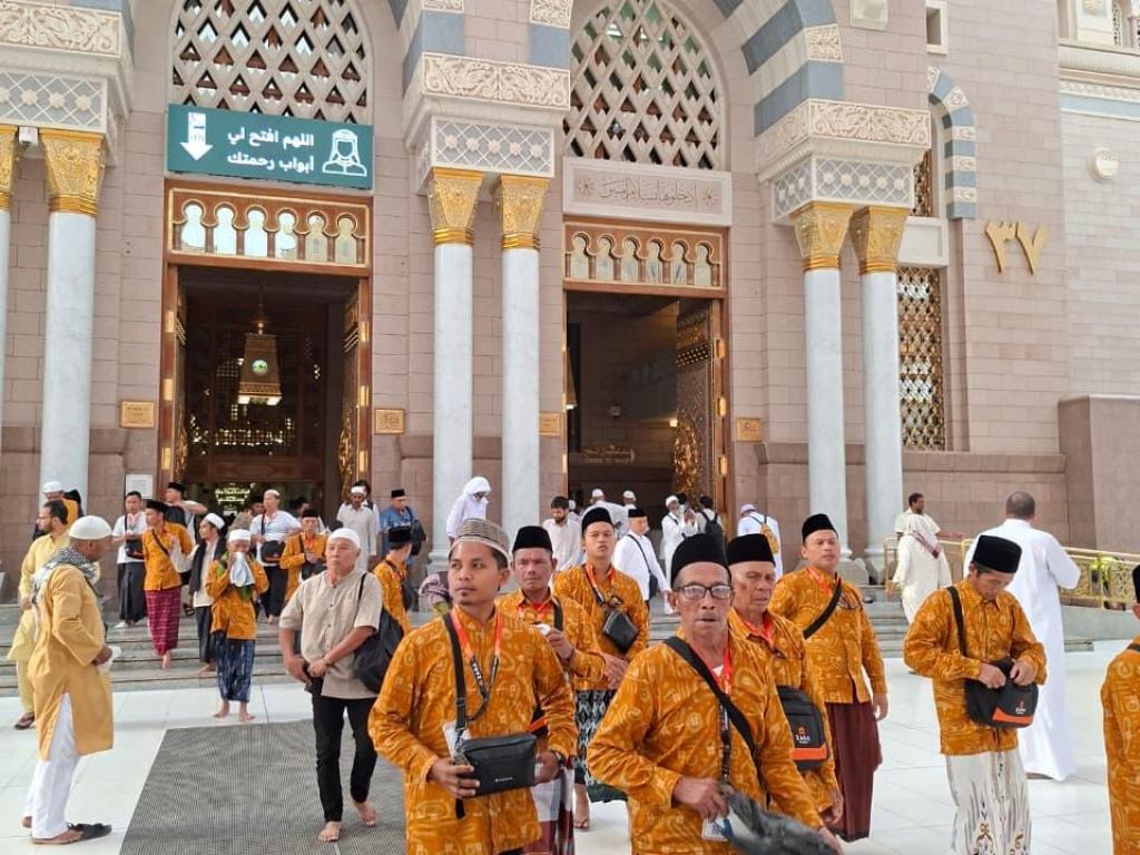 Umrah Zara 2025