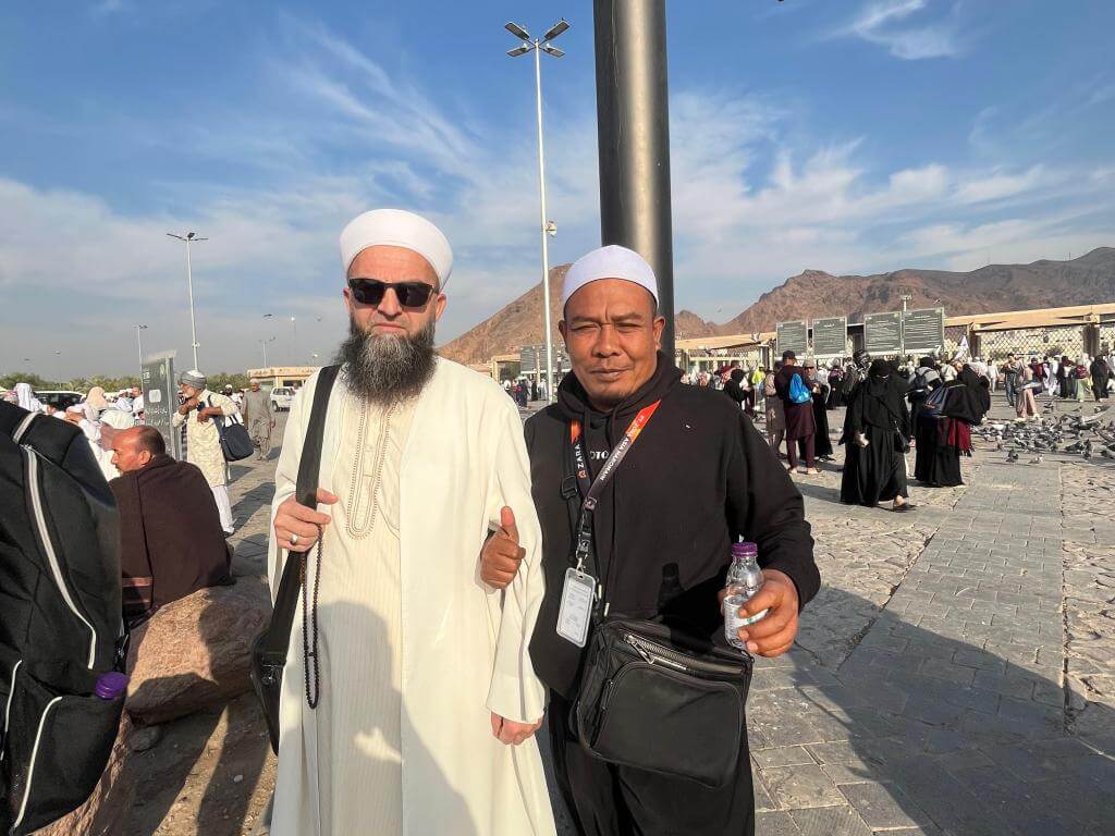 UMROH ZARA TOUR & TRAVEL