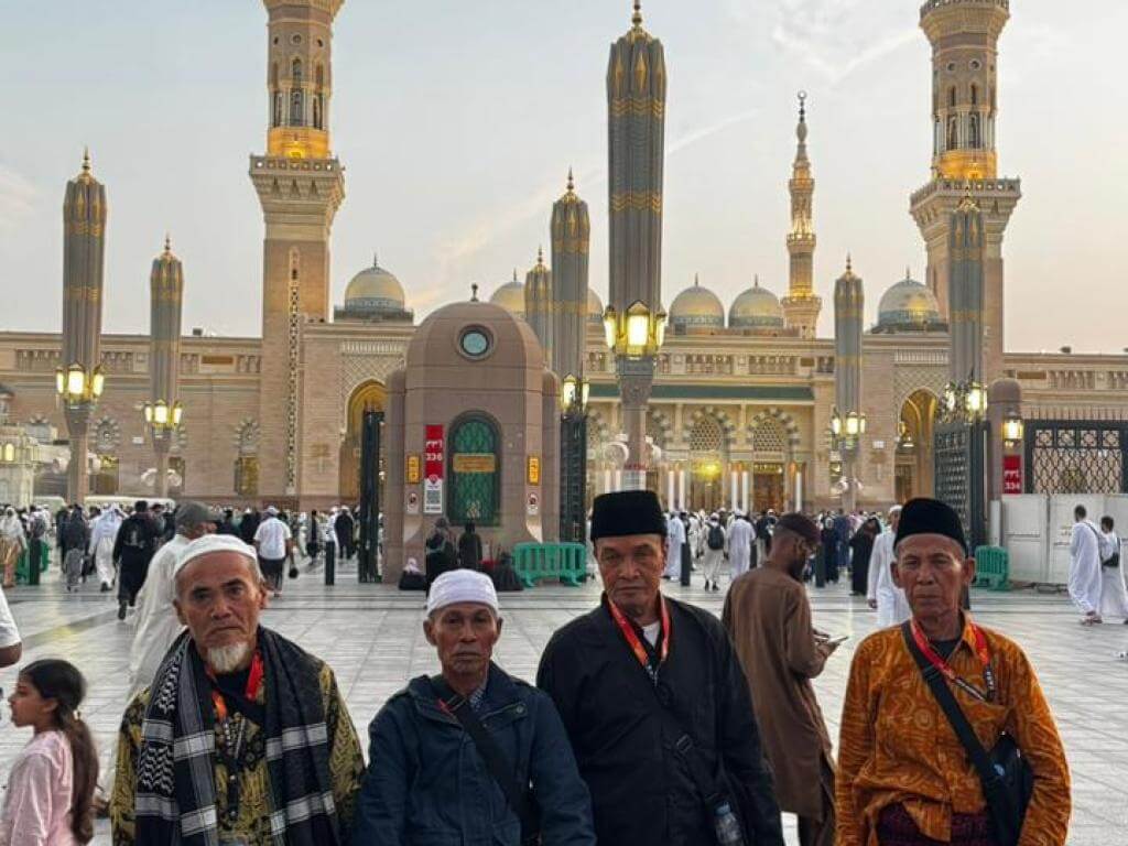 UMROH ZARA TOUR & TRAVEL