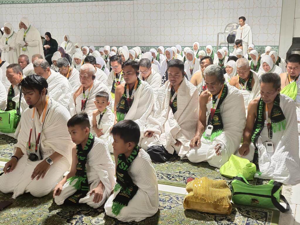 Dokumentasi Jamaah Sholat Berjamaah Sebelum Tawaf
