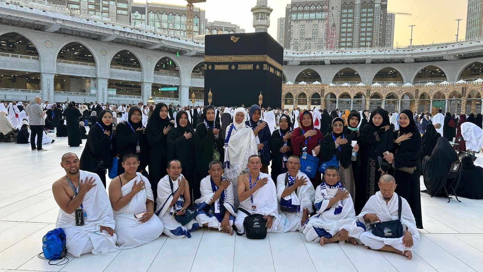 jamaah-umroh-asiatour.jpg