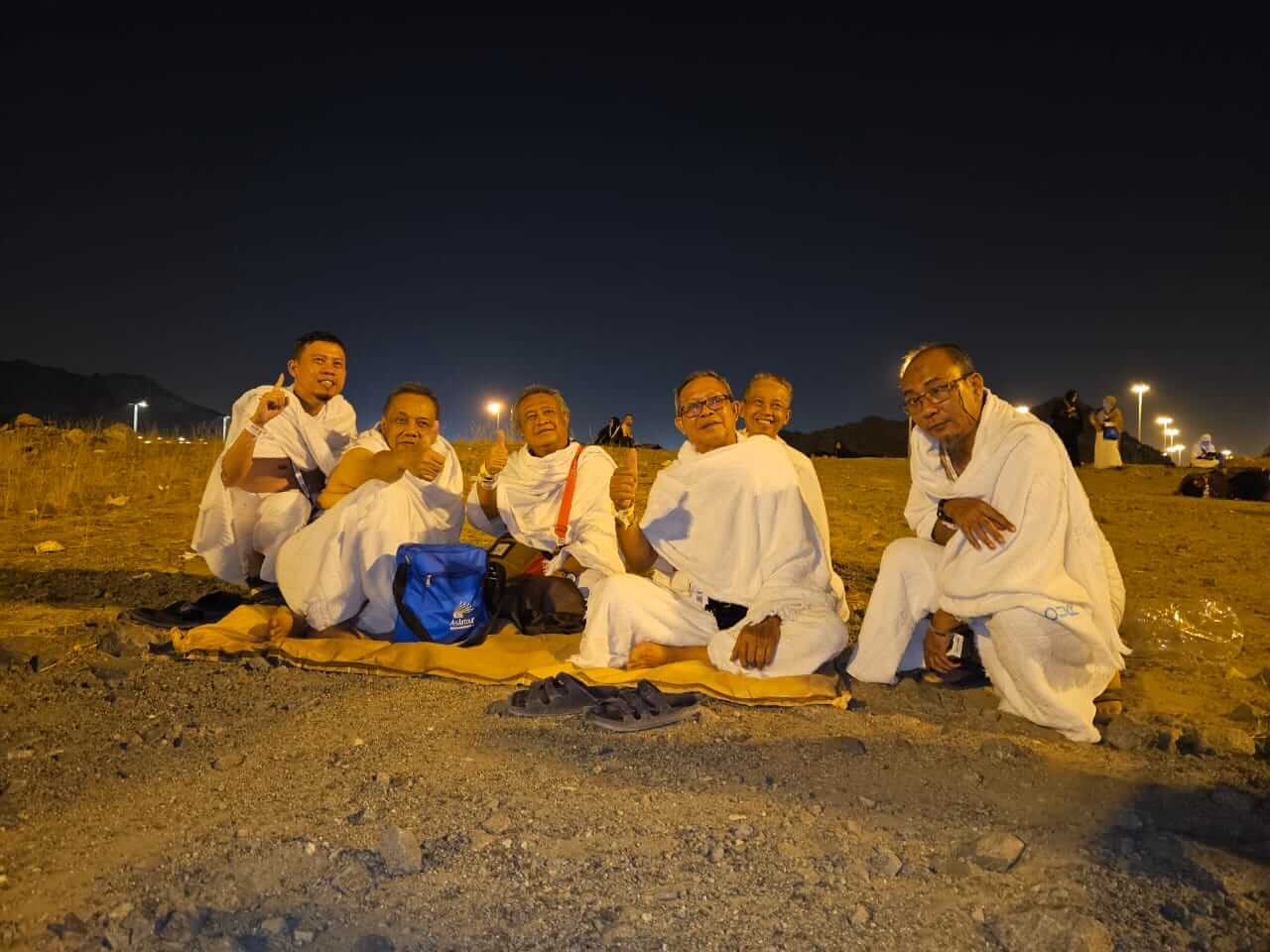 pakaian-umroh-saat-musim-dingin.jpg
