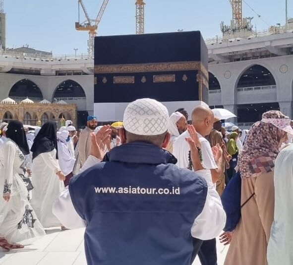 pakaian-umroh-saat-musim-dingin-asiatour-1.jpg