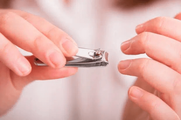 how-to-use-nail-clippers-the-right-way.jpg