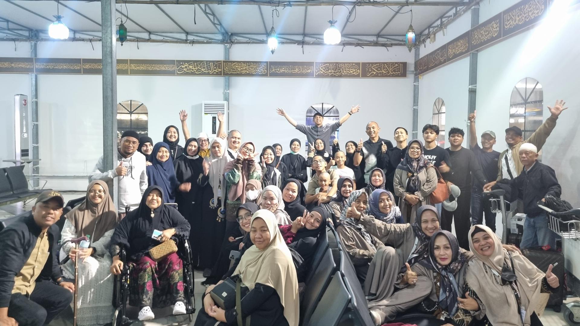 Jamaah Ahlam saat kepulangan dari program umroh