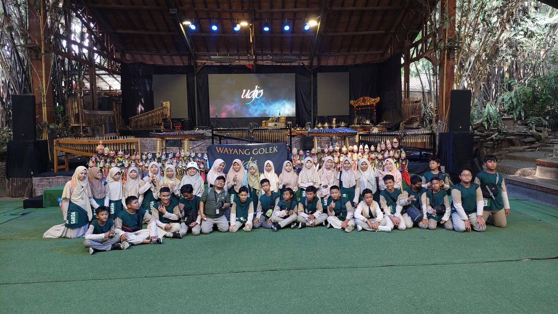 Almarwah ke Saung Angklung Udjo