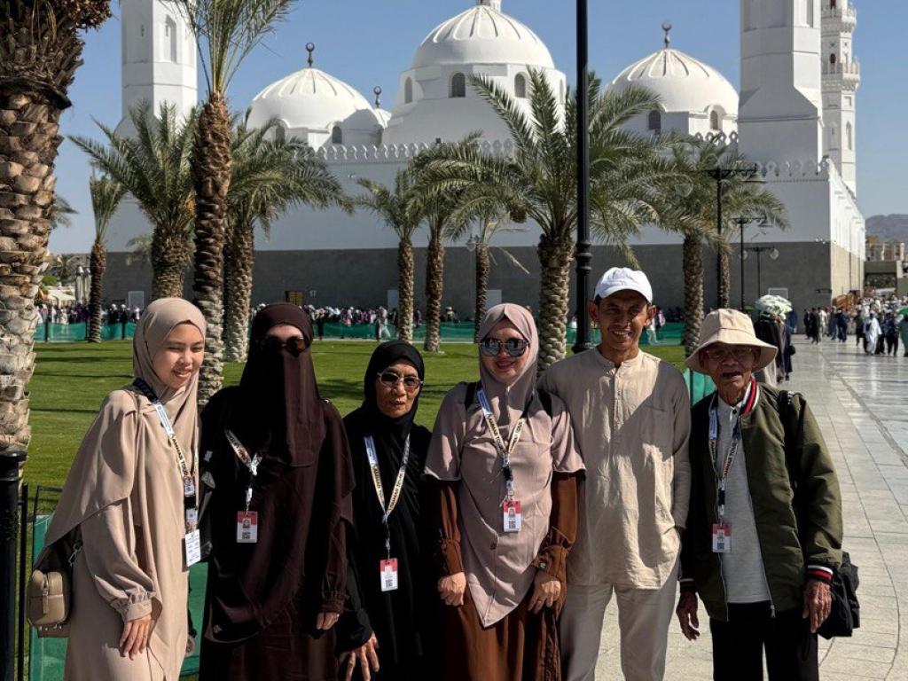 Ammar Tour Umroh+Dubai 08 Juni 2026