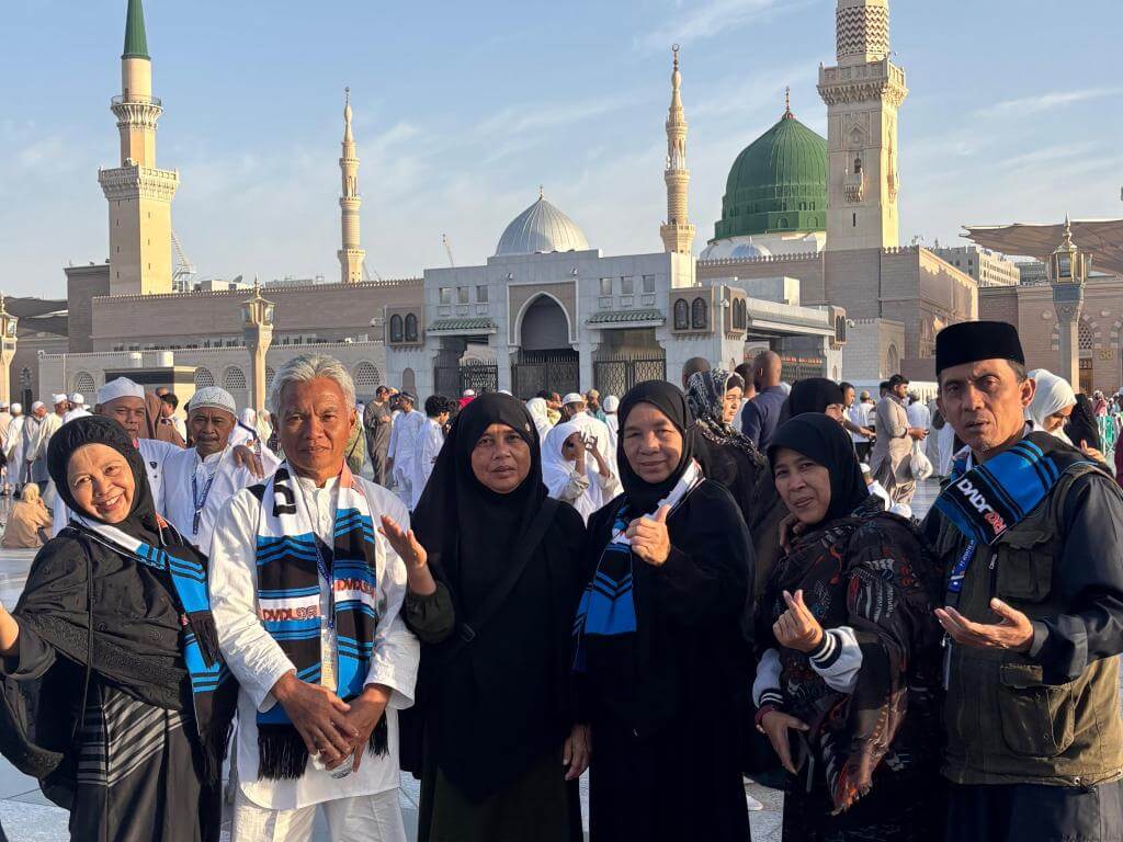 Pelataran Masjid Nabawi