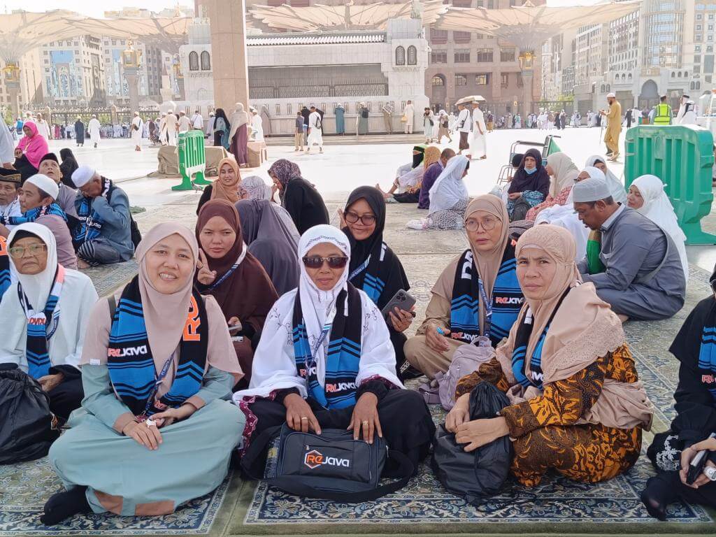 Pelataran Mesjid Nabawi