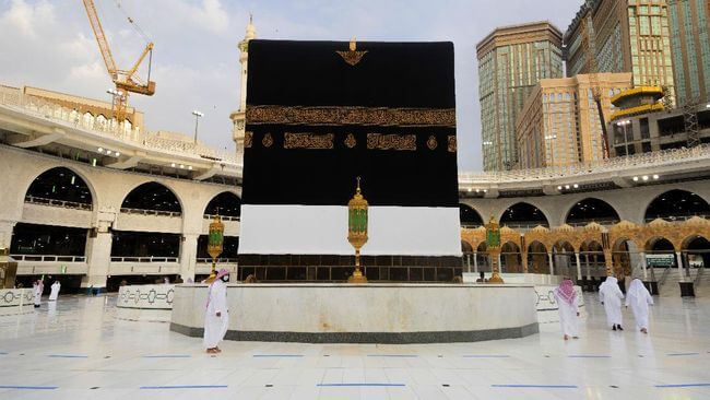 Lebih Utama Shalat di Masjidil Haram atau di Rumah Bagi Wanita di Bulan Ramadhan.jpeg