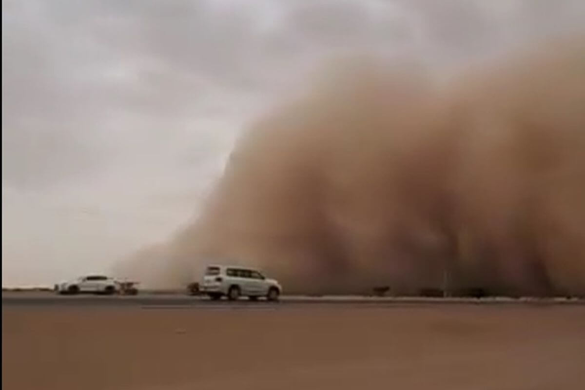 Cuaca Ekstrem Landa Arab Saudi, Peringatan untuk Jemaah Umrah.jpg