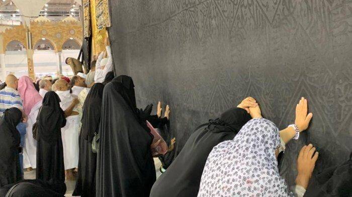 Aturan Penting Mengenai Perlengkapan Umroh Wanita.jpg