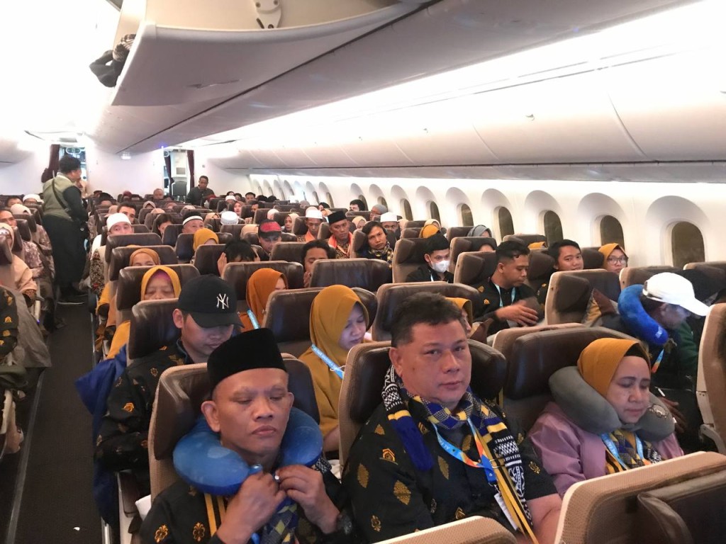 Jamaah di pesawat Etihad