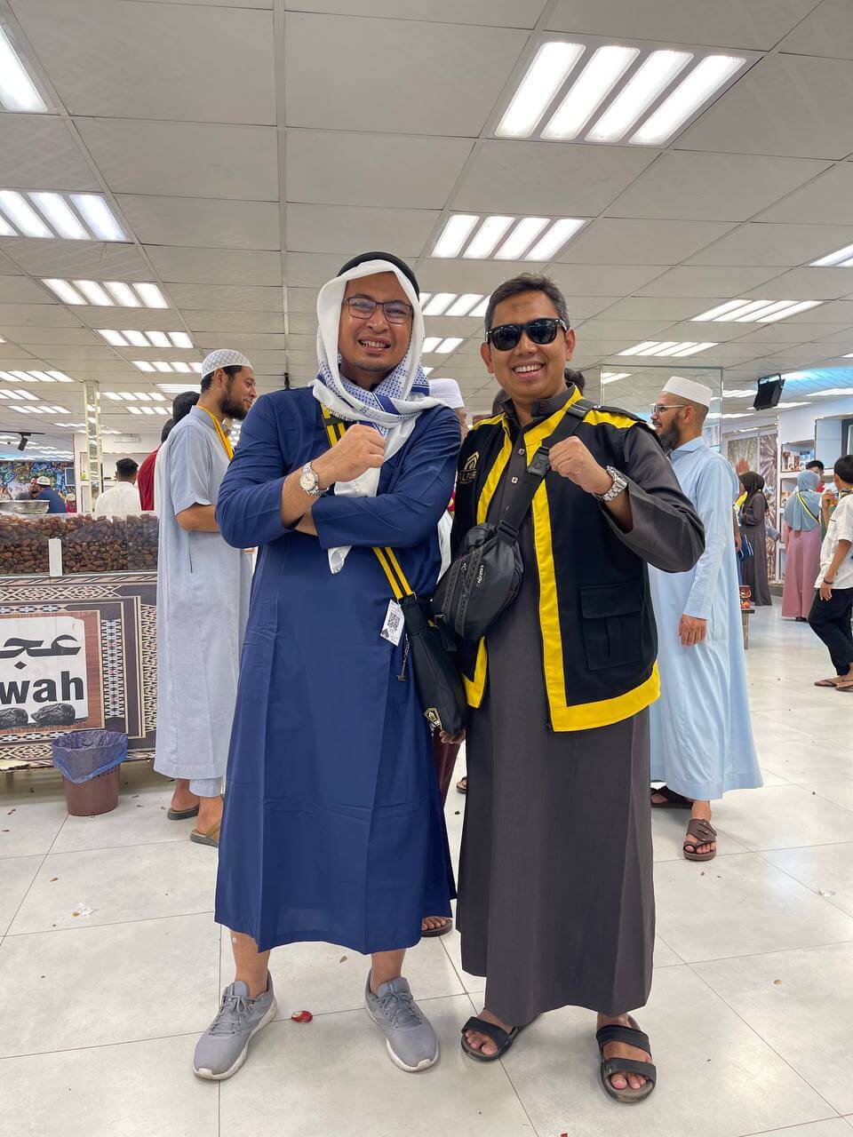 Foto Jamaah AlFajr Travel Umroh dan Haji bersama Tour Leader Tri Cahyo Utomo