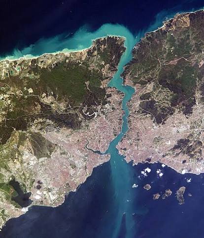 geografis selat.jpg