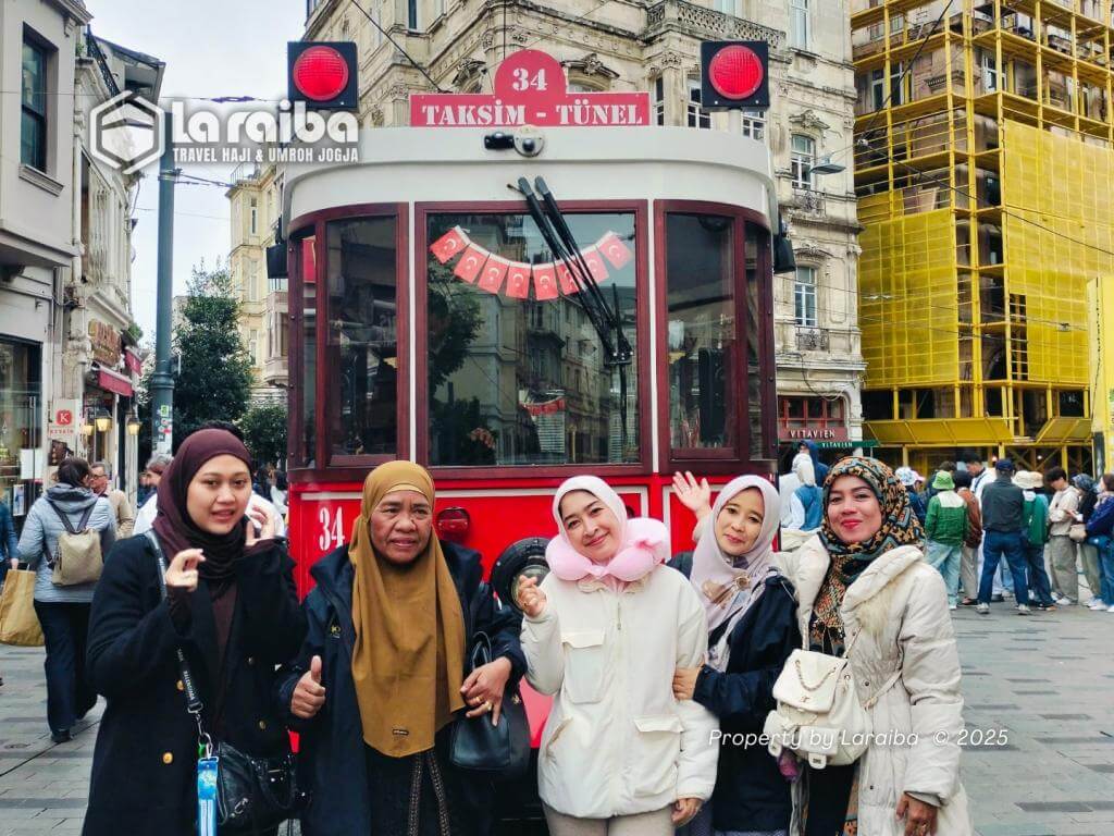 Jamaah Umroh Plus Turki Laraiba berkesempatan mengunjungi Istanbul