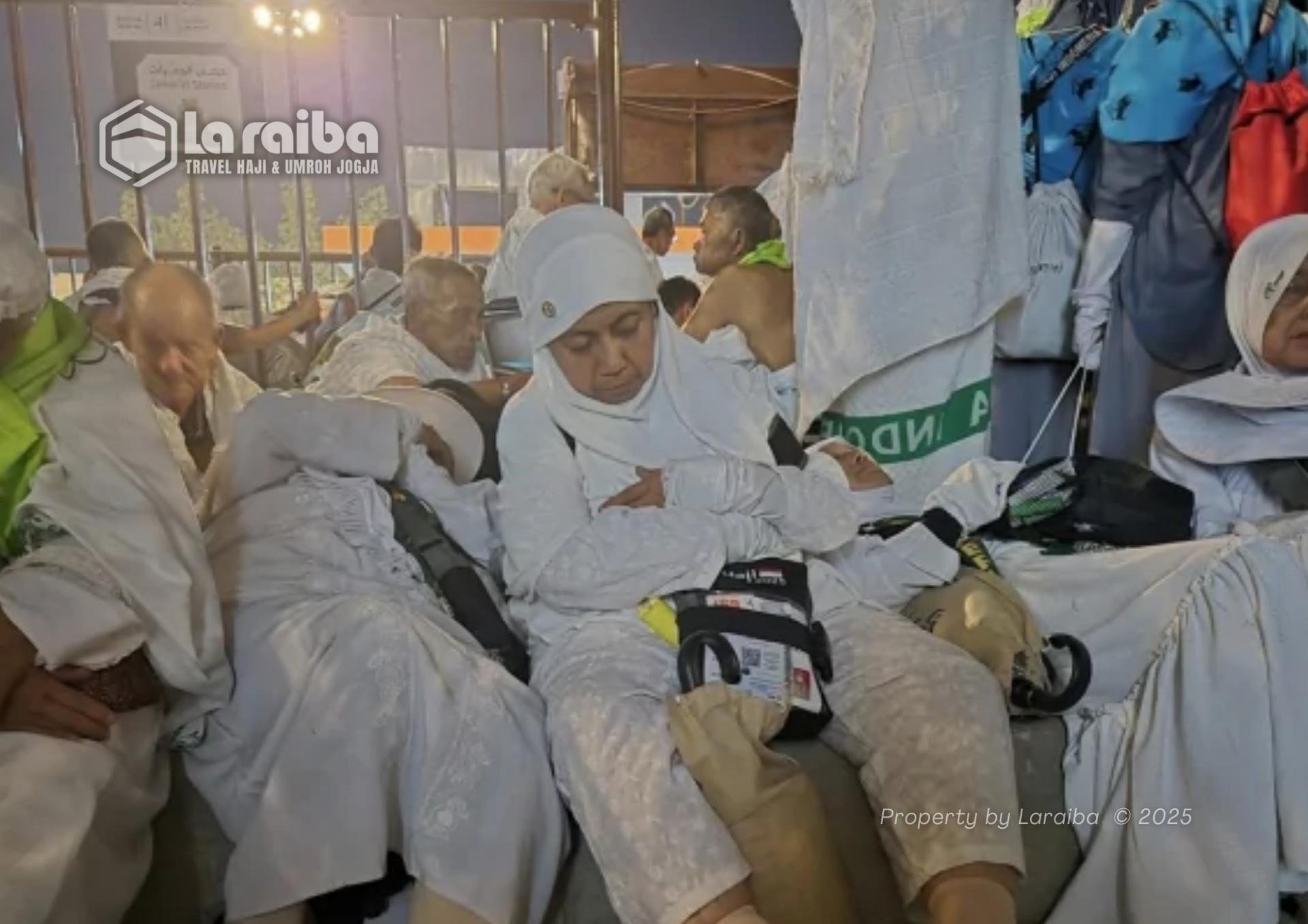 Haji 2026 mengusung layanan ramah perempuan dan lansia dengan pendekatan humanis dan afirmatif. Simak arah kebijakan, alasan, dan bentuk layanan nyata dalam artikel ini..jpg