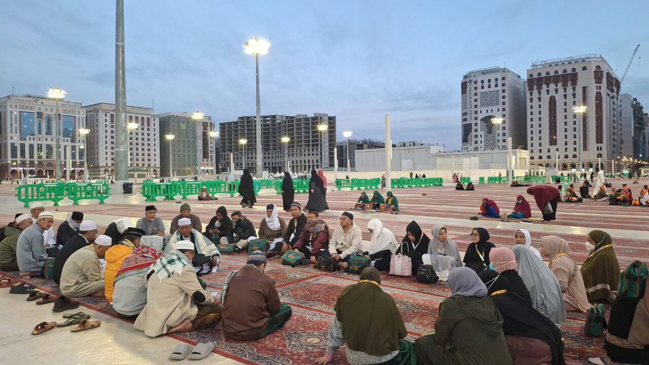 umroh akhir ramadhan.jpg