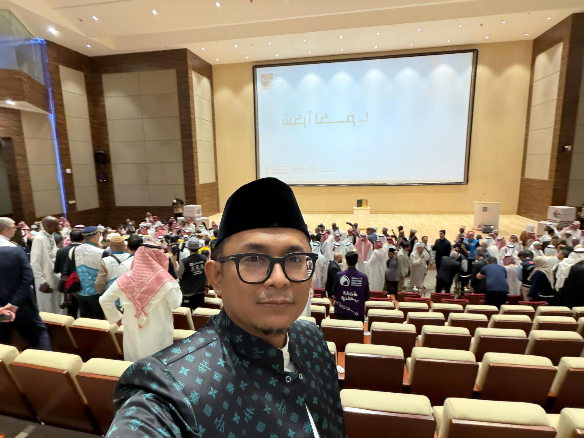 Sekjen Amphuri.jpg