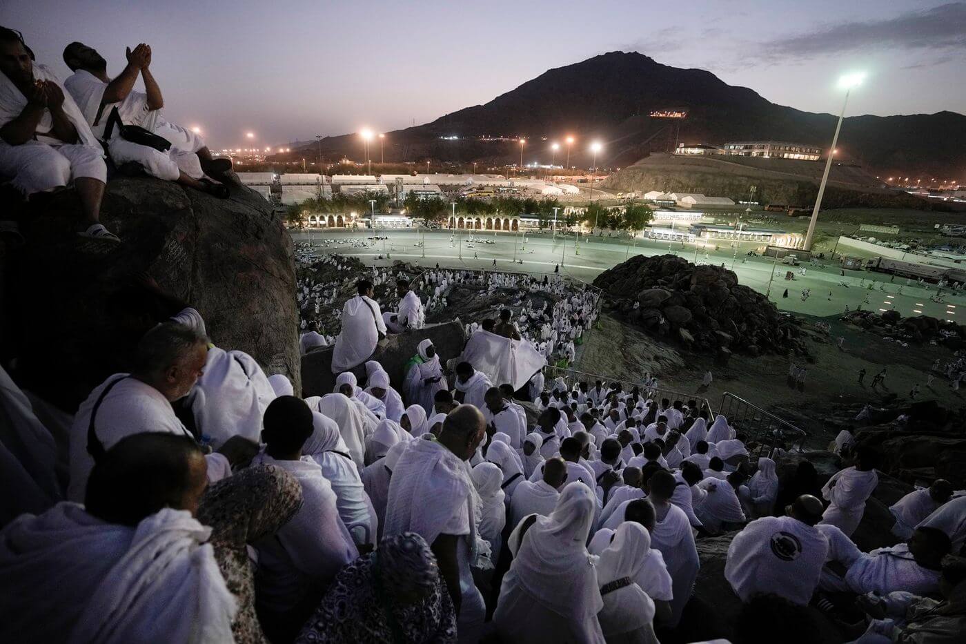 Mount-Arafat-high-place-of-pilgrimage-to-Mecca.jpg