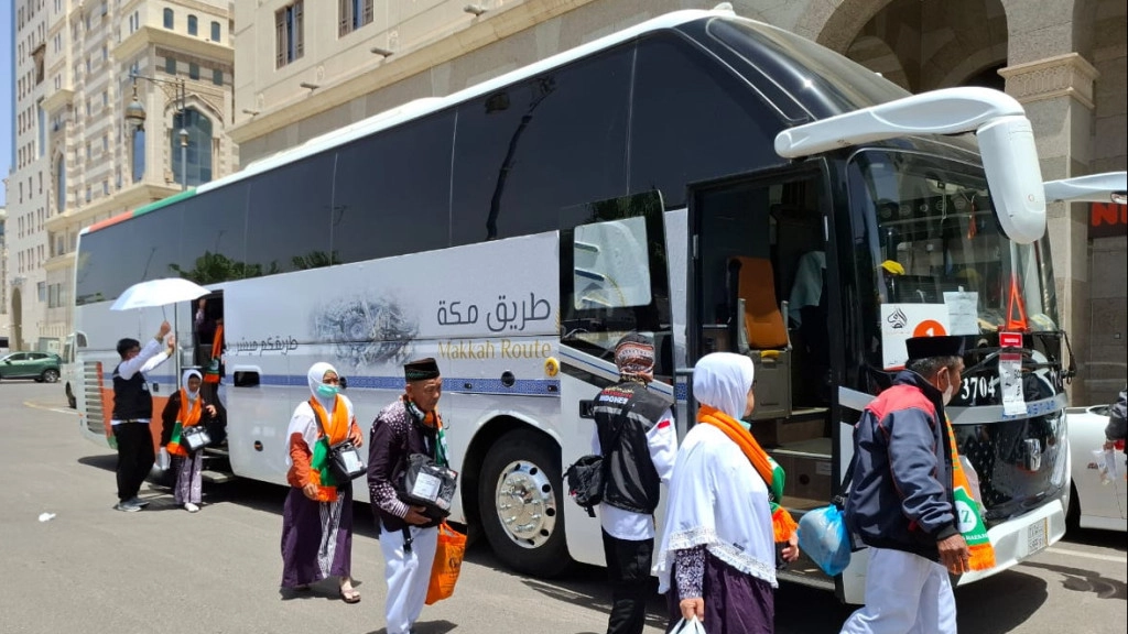 bus shalawat mulai.jpg