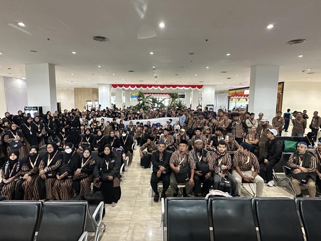 Umrah Akbar Bersama Ustadz Ammi Nur Baits