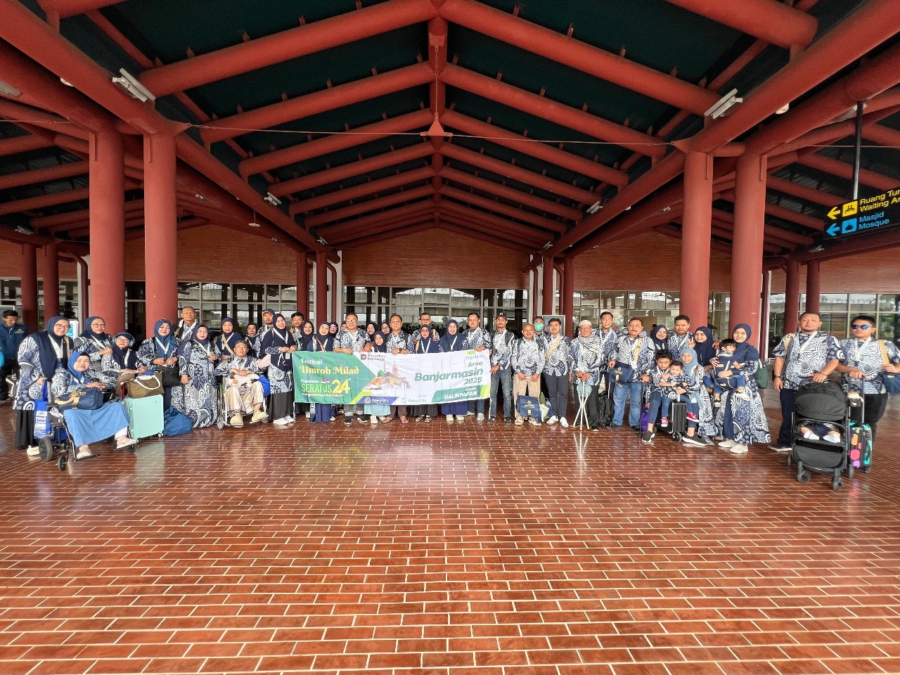 akbarghaniwisata.co.id