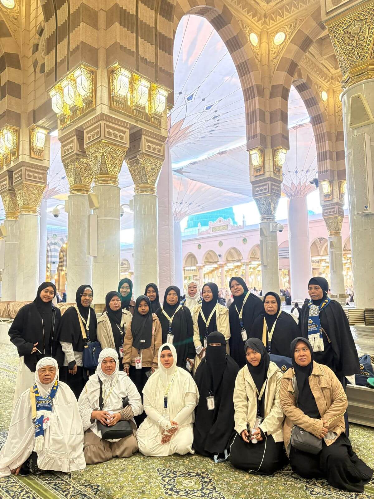 akbarghaniwisata.co.id