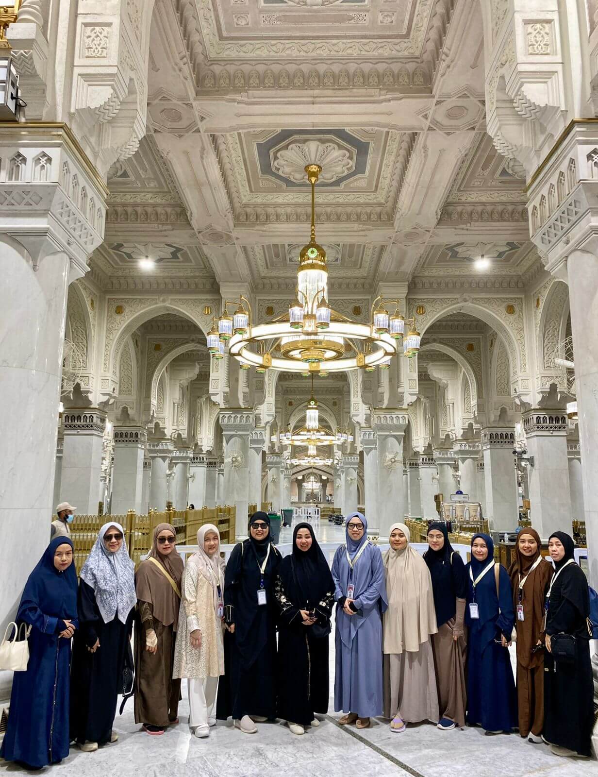 akbarghaniwisata.co.id