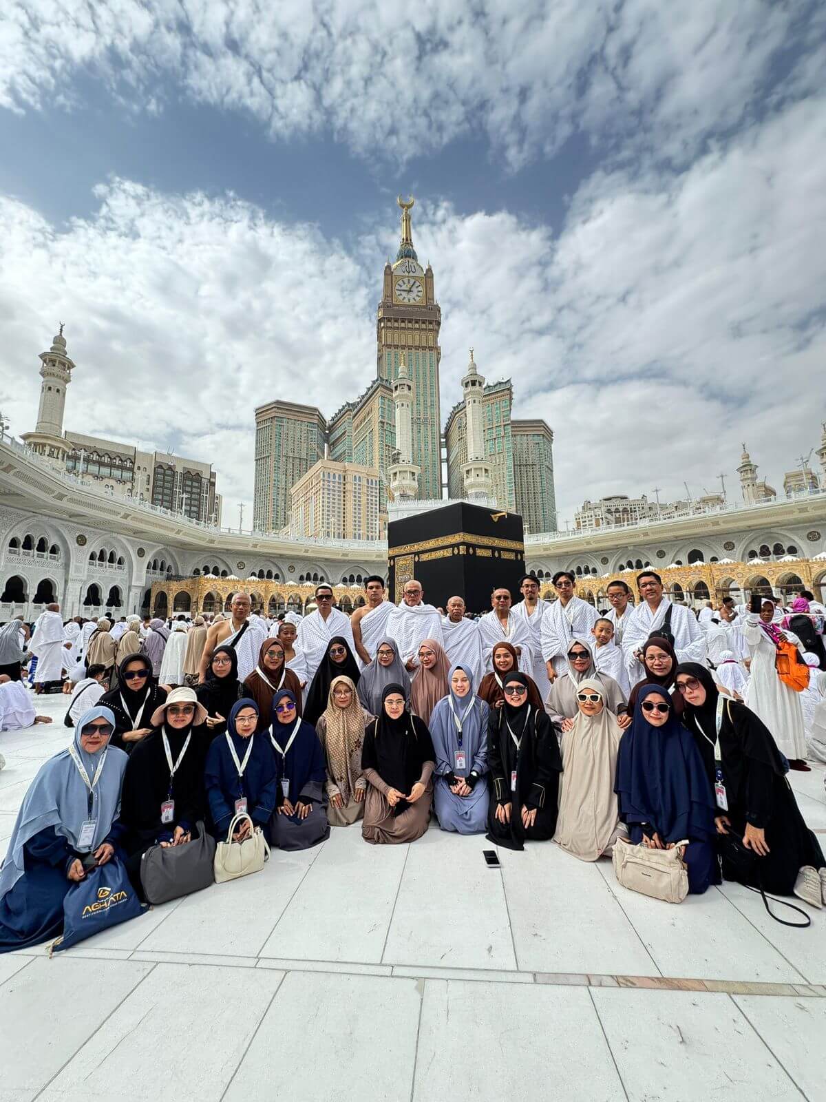 akbarghaniwisata.co.id