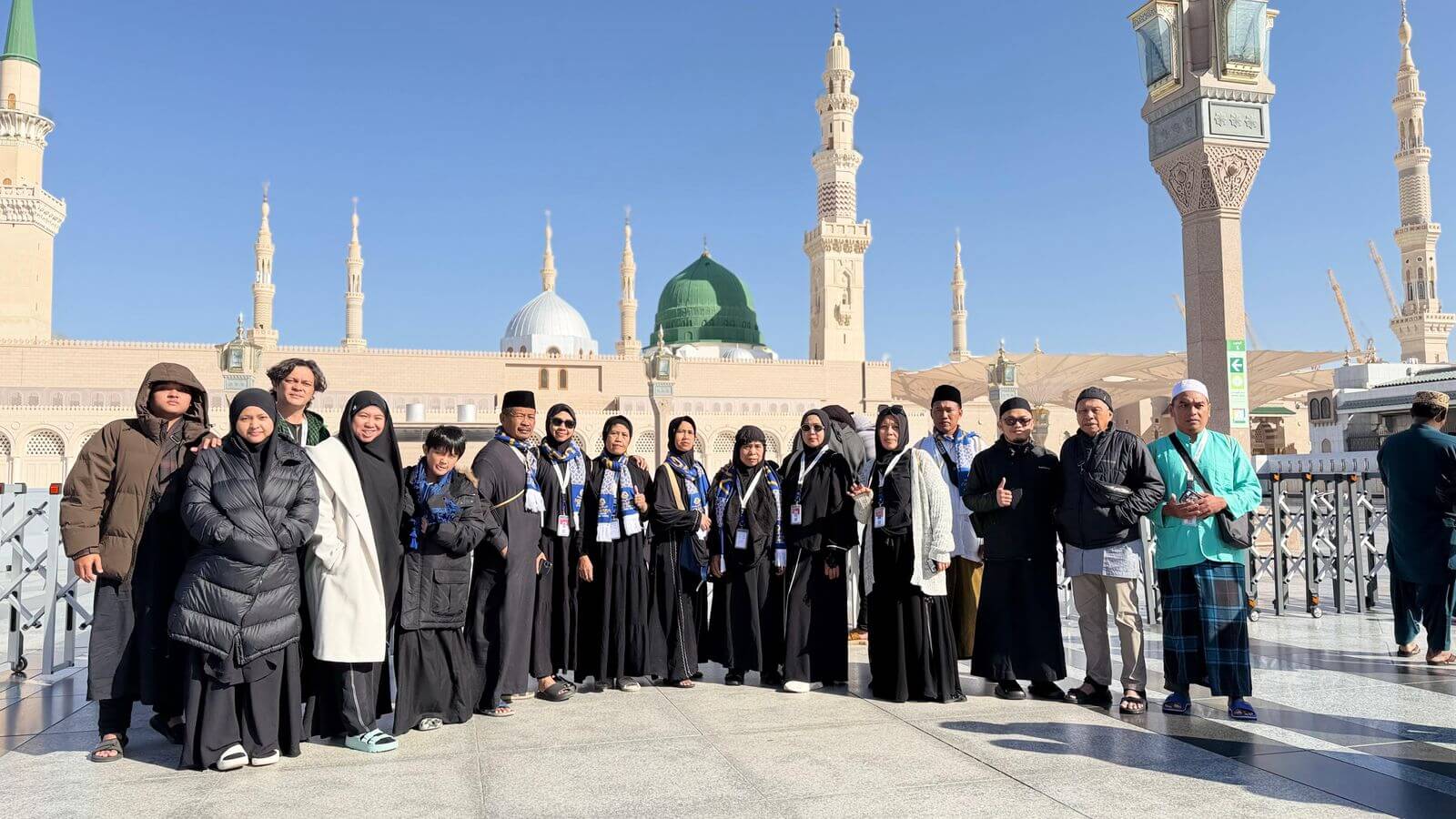 akbarghaniwisata.co.id